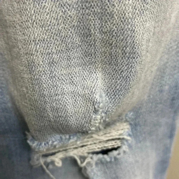 Levi’s Slimming Skinny Jeans - Picture 4 of 8